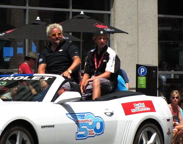 500paradecelebs3.JPG