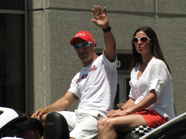 500paradedriverheliocastroneves.JPG