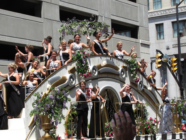 500paradefloat3.JPG